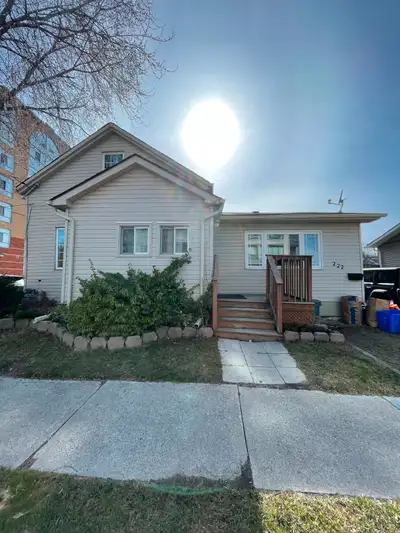 ** House for Rent – Downtown Whitby** **$2,500/month + 50% utilities** **Available May 1, 2025** Cha...
