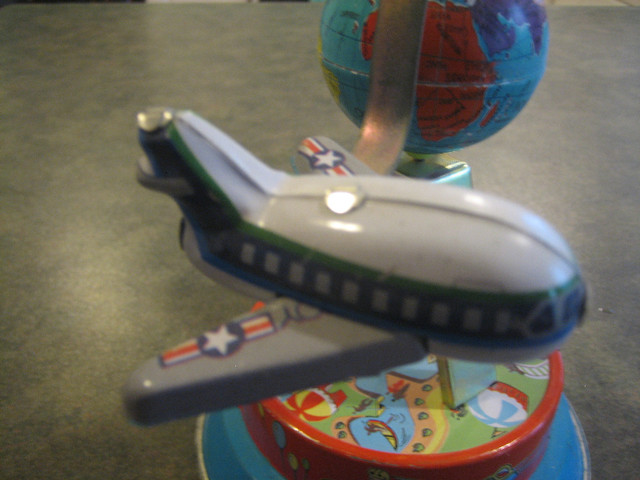 Vintage Collectible Windup Toy Airplanes Around Globe Carousel in Arts & Collectibles in Comox / Courtenay / Cumberland - Image 3