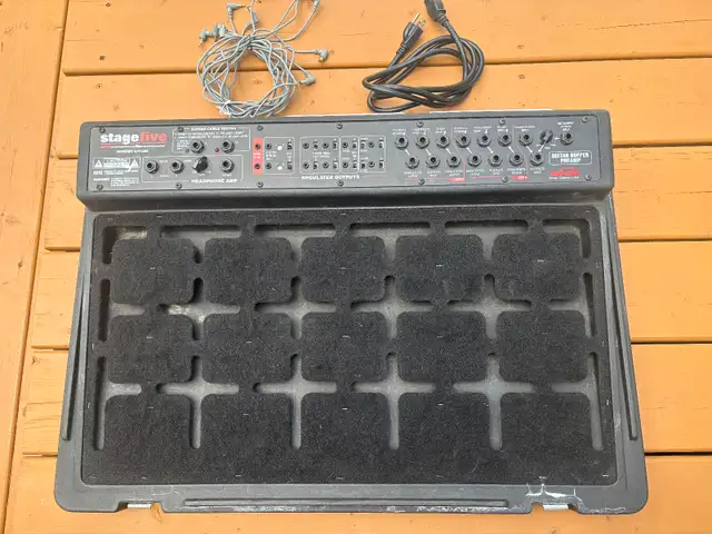 SKB Stage 5 Powered Professional Pedal Board