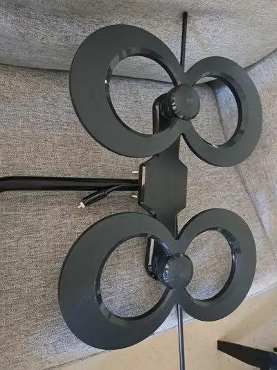 This antenna was from my dad's trailer. He also used in apartment picked up US channels from Buffalo...