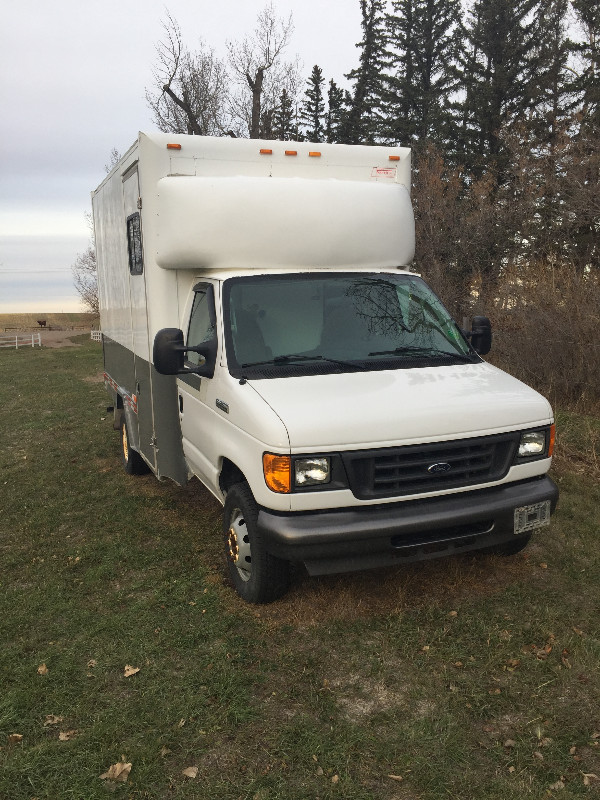2006 Ford E350 Cube Van. *Only 99K kms* "RV Conversion Ready"! in Other in La Ronge - Image 3