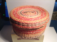 Vintage Sweetgrass Basket with 11 Coasters Heart String Motif