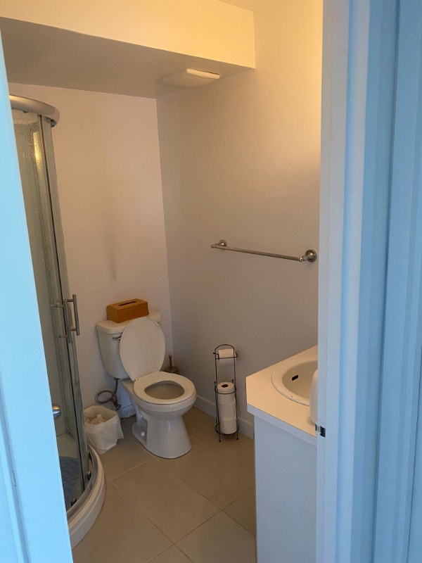 Appartement à louer 3 1/2 Grand 900; inclus. Locations