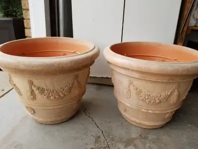 Pair of decorative 22 inch plastic planter, View more
