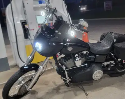 2010 dyna wide glide Few extras : - plex audio - Memphis shades road warrior fairing - 10" biltwell...