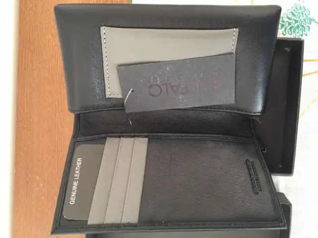 BUFFALO DAVID BITTON MEN'S WALLET WITH SMART PHONE STORAGE in Men's in Downtown-West End - Image 3