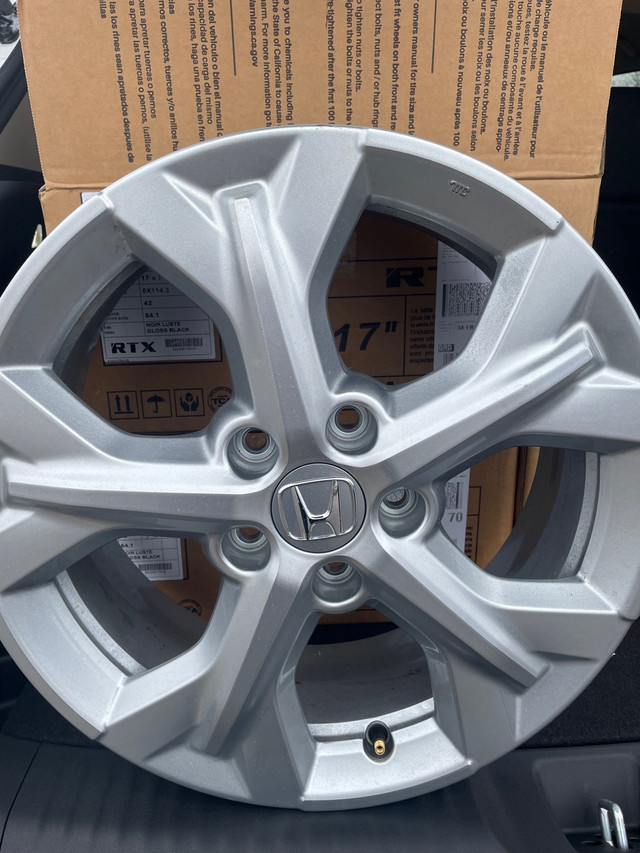  Honda 17 inch aluminum alloy rims in Tires & Rims in London