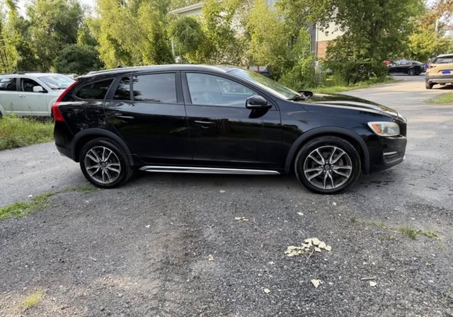 2015 Volvo V60 T5 AWD — photo 4