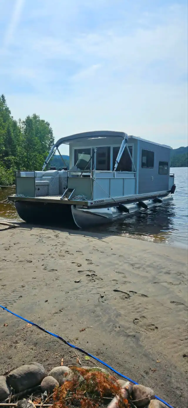 Ponton maison 26 pieds- Houseboat in Other in Lac-Saint-Jean - Image 2