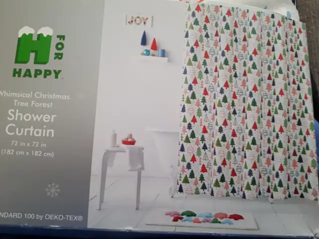 Xmas Shower Curtains in Bathwares in Burnaby/New Westminster - Image 2