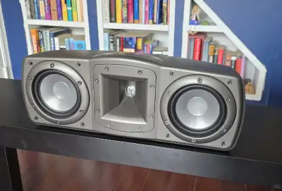Klipsch Synergy C1 Center Speaker In excellent condition and sounds great. Am selling it since I hav...
