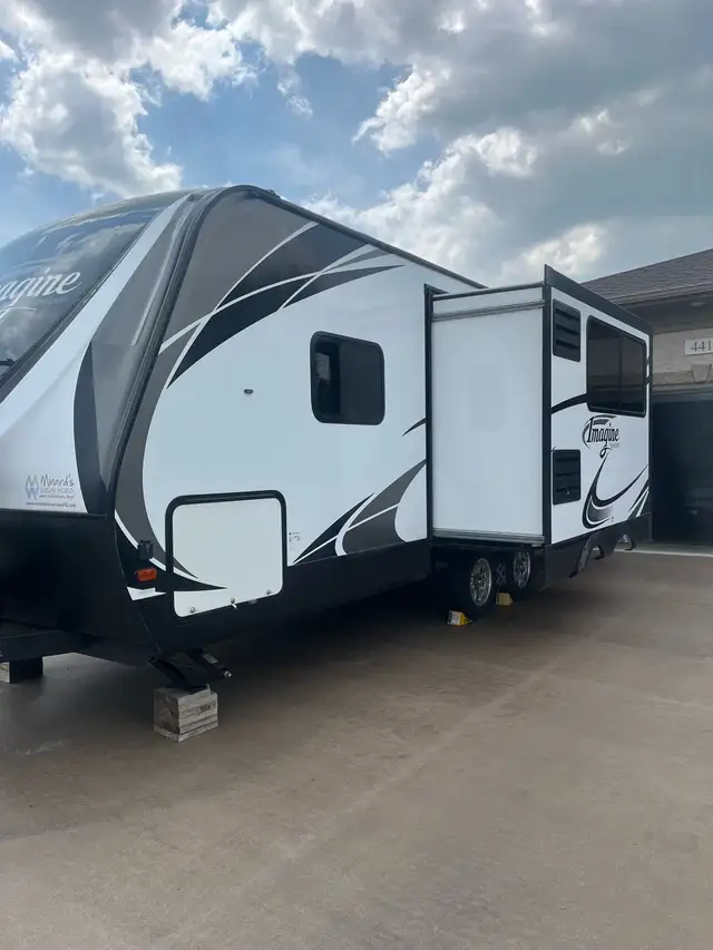 2018 Grand Design Imagine 2150RB in Travel Trailers & Campers in Regina - Image 3