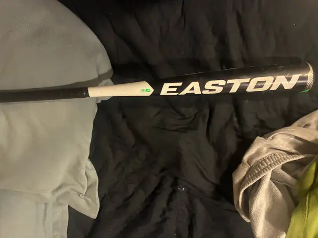 Easton 30inch baseball bat in Baseball & Softball in Ottawa - Image 2