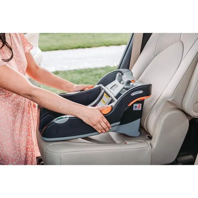 Chicco KeyFit 30 Infant Car Seat in Strollers, Carriers & Car Seats in Edmonton - Image 5