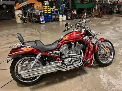 For sale 2005 Harley Davidson V-Rod screaming eagle edition 18,000 Kms stage 1 chip Vance and Hines...