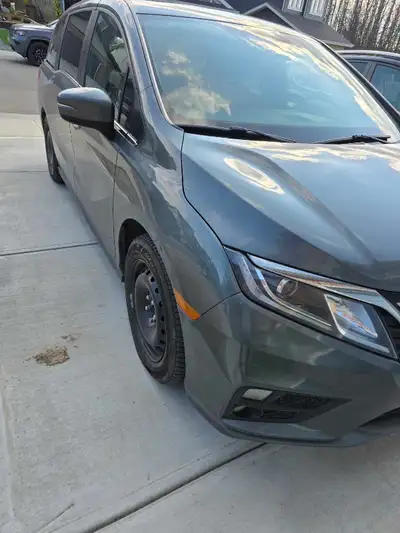 Hi. Selling minivan. It has about 104k KM . Rebuilt status. 2020 Honda Odyssey EX. Vehicle Specifica...