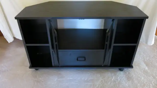 TV AUDIO Stand / Cabinet in TV Tables & Entertainment Units in Cranbrook - Image 5