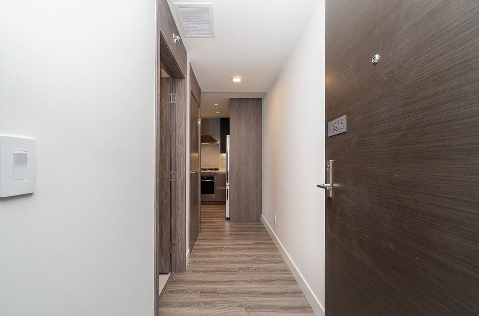 The Grand – 2 Bed Condo for Rent in Surrey 5