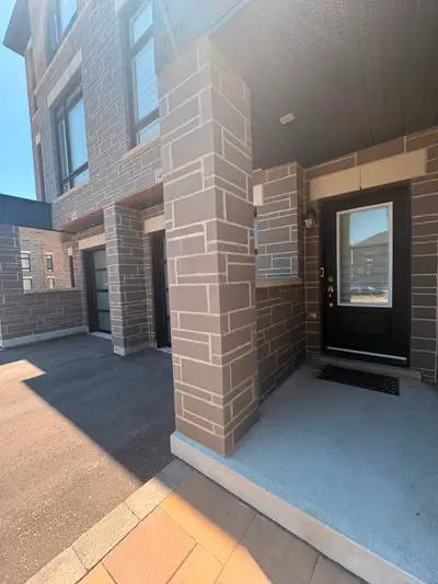 This move-in ready 3-storey townhome offers a spacious and modern living space, featuring 3 bedrooms...