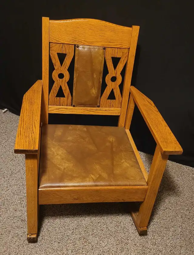 Oak Rocking Chair w/ Leather Seat & Back in Chairs & Recliners in Winnipeg - Image 8