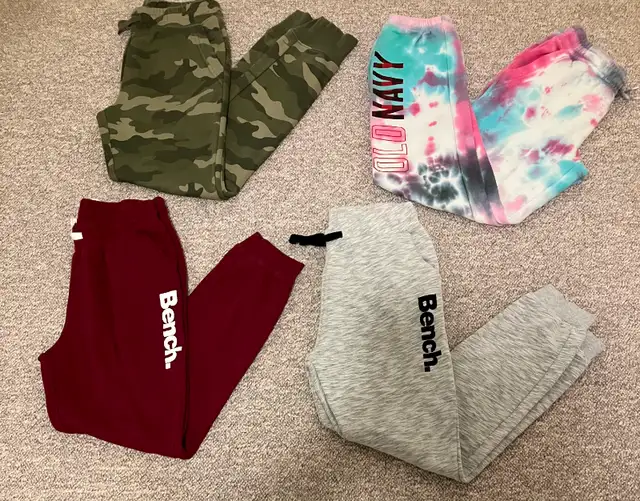 Girls Sweatpants Old Navy, Bench sz XL 14-16 in Kids & Youth in Medicine Hat - Image 2
