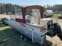 Aqua Patio Pontoon Boat