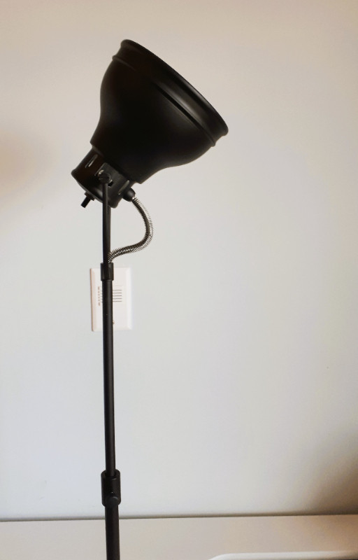 Howin Dark Metal very sturdy Adjustable Desk Lamp in Indoor Lighting & Fans in Bedford - Image 3