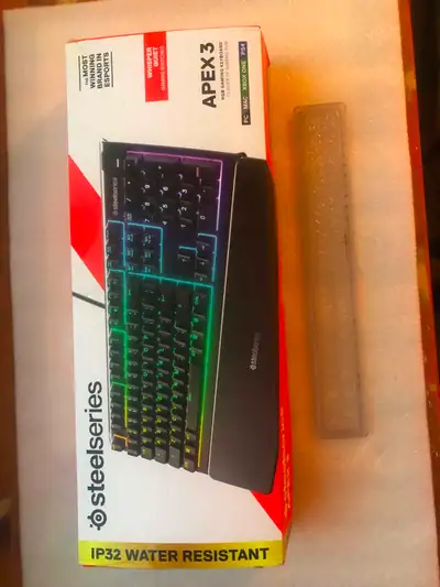 Clavier SteelSeries Apex 3 RGB Gaming Keyboard – 10-Zone RGB Ill, View more