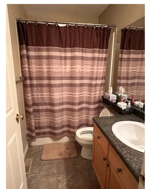 Room for rent in Room Rentals & Roommates in Edmonton - Image 5
