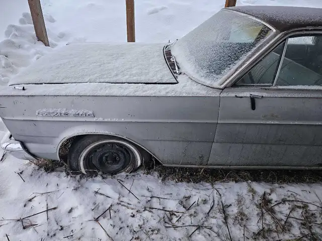 1965 Galaxie 500 4 dr for parts in Classic Cars in Grande Prairie - Image 2