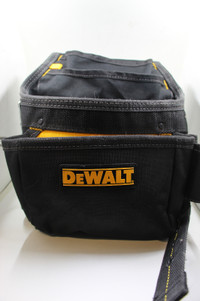 DEWALT 9-Pocket Deluxe Nail & Tool Bag (#189)