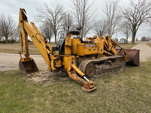 John Deere 450 loader/crawler with backhoe Also Mahindra in Heavy Equipment in Leamington