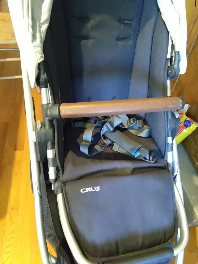 Uppababy Cruz Stroller Very Good Condition + Bassinet Available in Strollers, Carriers & Car Seats in City of Toronto - Image 8