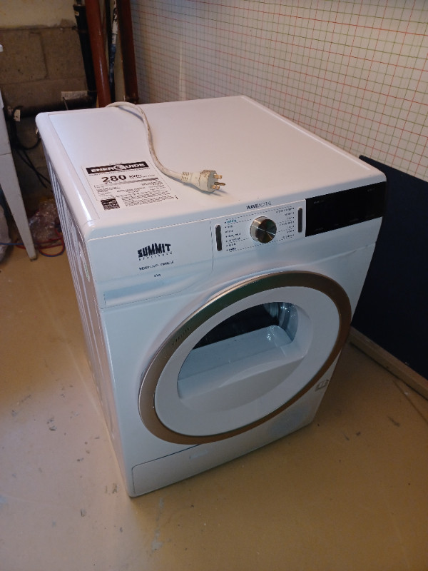 Apartment size clothes dryer in Washers & Dryers in City of Toronto - Image 4