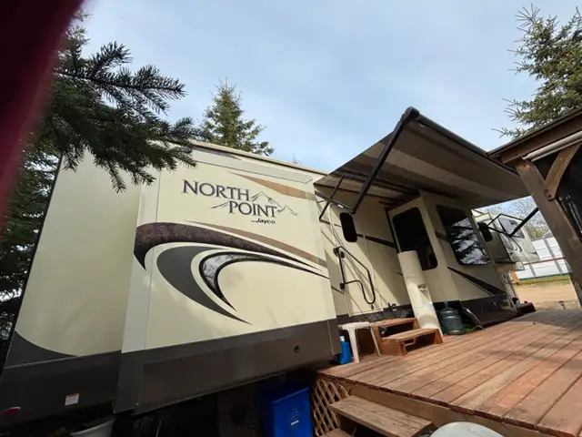 Rare front living room: 2019 Jayco North Point in Travel Trailers & Campers in Red Deer - Image 8