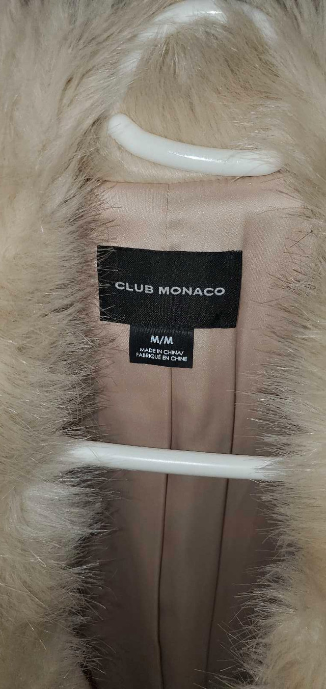 Club Monaco Fur Coat - Size M in Women's - Tops & Outerwear in Markham / York Region - Image 2