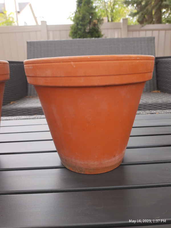 TERRACOTTA PLANT POTS in Outdoor Décor in Ottawa - Image 2