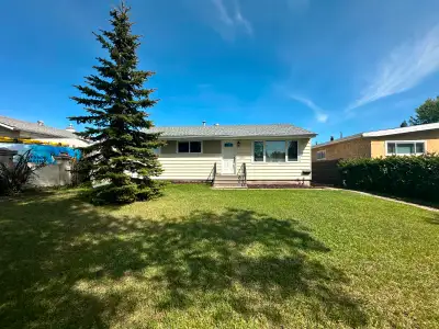 3-Bedroom Main Floor Suite with Garage | Youngstown, Edmonton