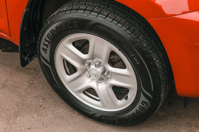 2011 Toyota rav 4  in Cars & Trucks in City of Toronto - Image 4
