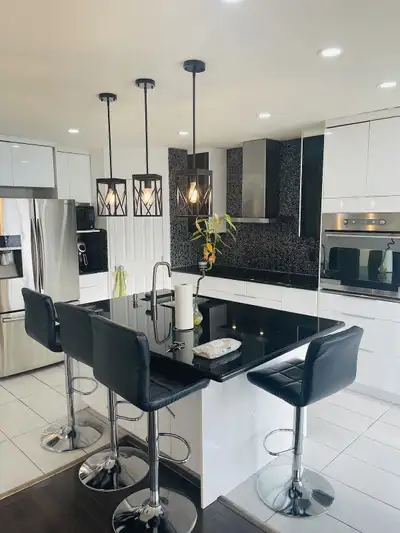 Saadlecrest way NE Discover your new home in this beautifully 3-bedroom, 2.5 bathroom.Main floor uni...