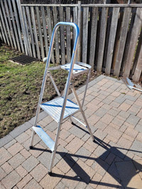 Aluminum 2 step portable ladder
