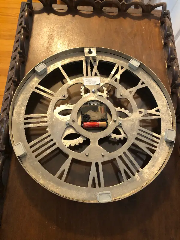 Solid Metal Wall Clock (13.5”) in Home Décor & Accents in Markham / York Region - Image 3