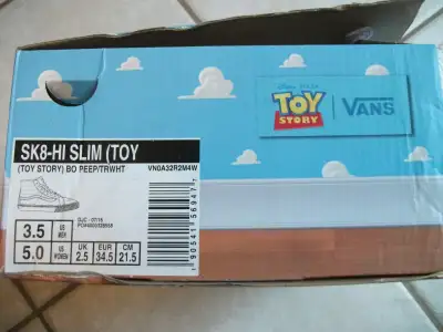 I have 3 pair of Wans shoes it my daughter collection-picture 1, View more