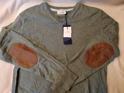 CYRILLUS Paris cotton, silk and cashmere V-neck sweater, View more