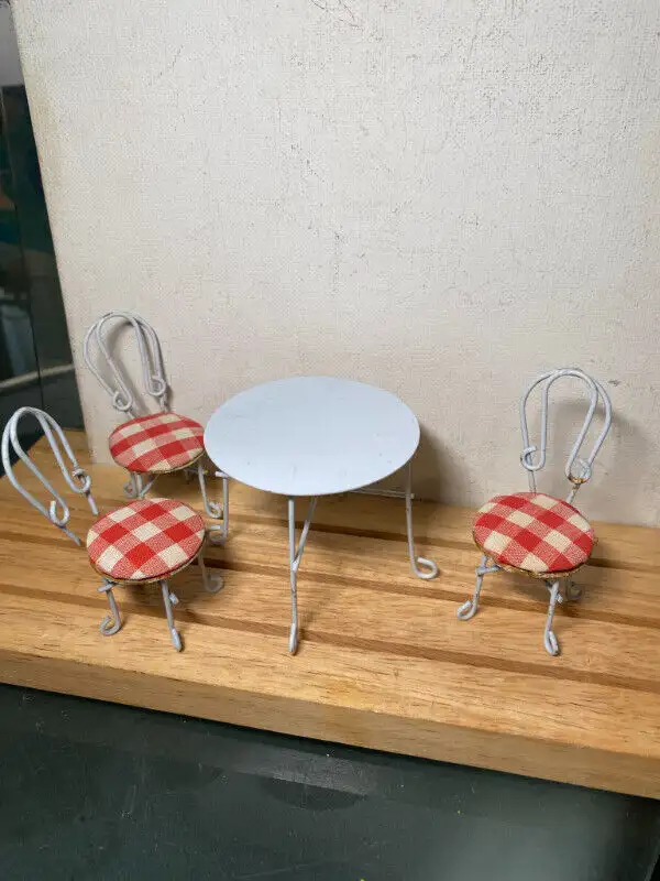 Vintage Metal Dollhouse Furniture Cafe Set 1/12 Scale in Arts & Collectibles in Vancouver - Image 2