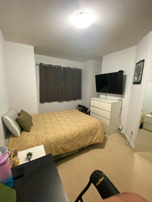 Private Room for rent Bedroom Surrey Clayton, Langley. in Room Rentals & Roommates in Delta/Surrey/Langley