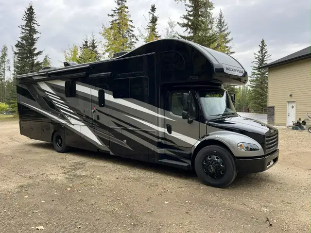 2025 Thor Inception 38FX Super C Motorhome in RVs & Motorhomes in Grande Prairie - Image 3