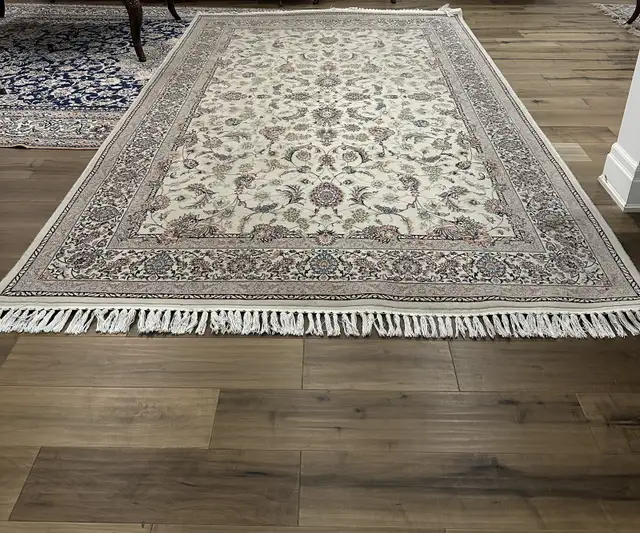 Elegant Machine-Made Rug – 10x6.7 ft, Like New, Only $165 CAD! in Rugs, Carpets & Runners in Markham / York Region - Image 3