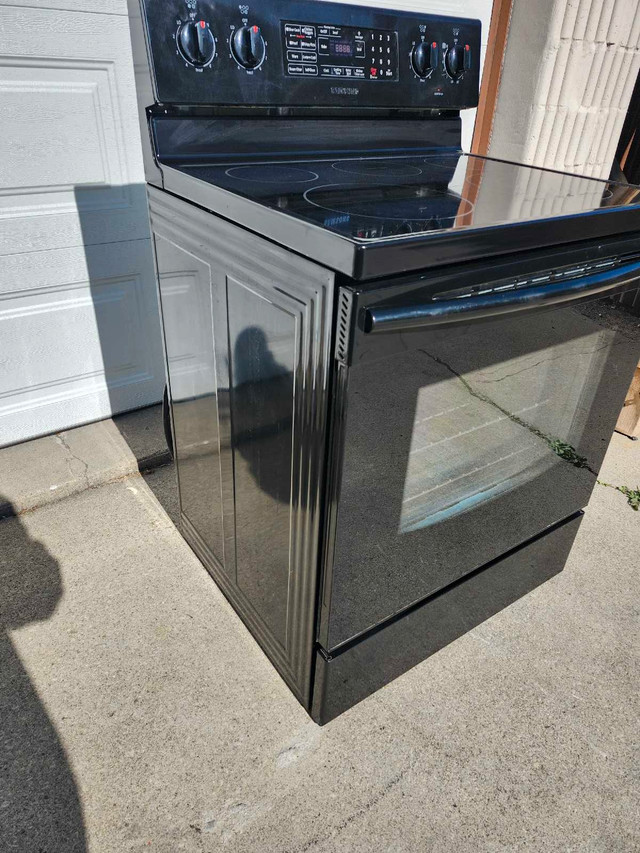 Stove,oven, range Samsung 30"Model 2022. Like new. Black. in Stoves, Ovens & Ranges in Mississauga / Peel Region - Image 4