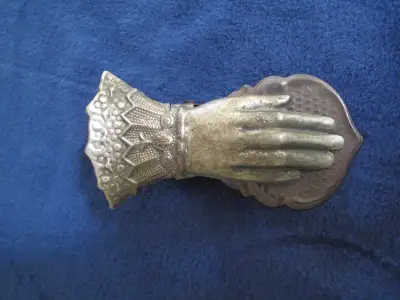 VINTAGE METAL MEMO HOLDER - Lovely detailed hand, View more
